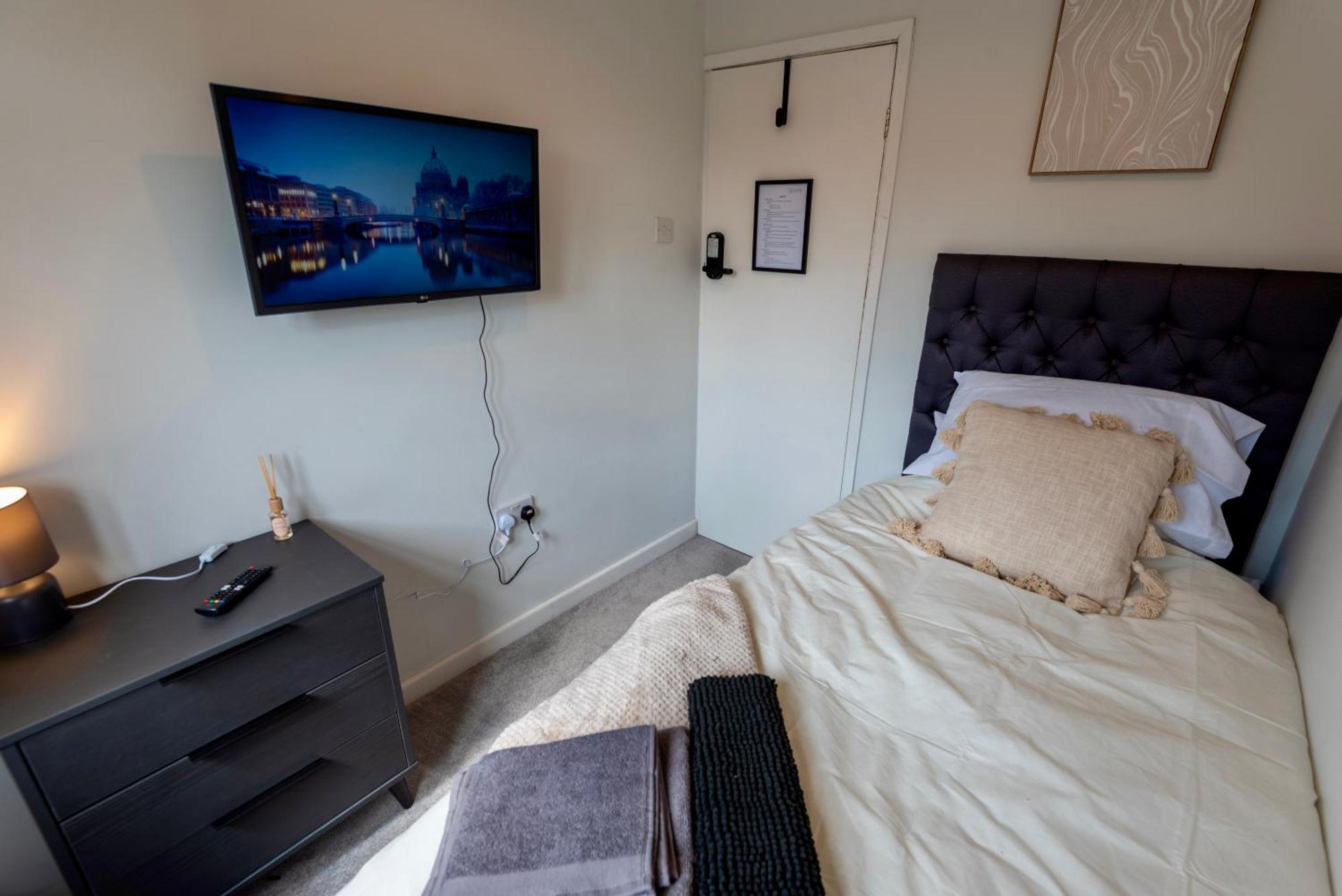 Single Room In Brand New 5 Bedroom Home BW Room 2 Солихалл Экстерьер фото